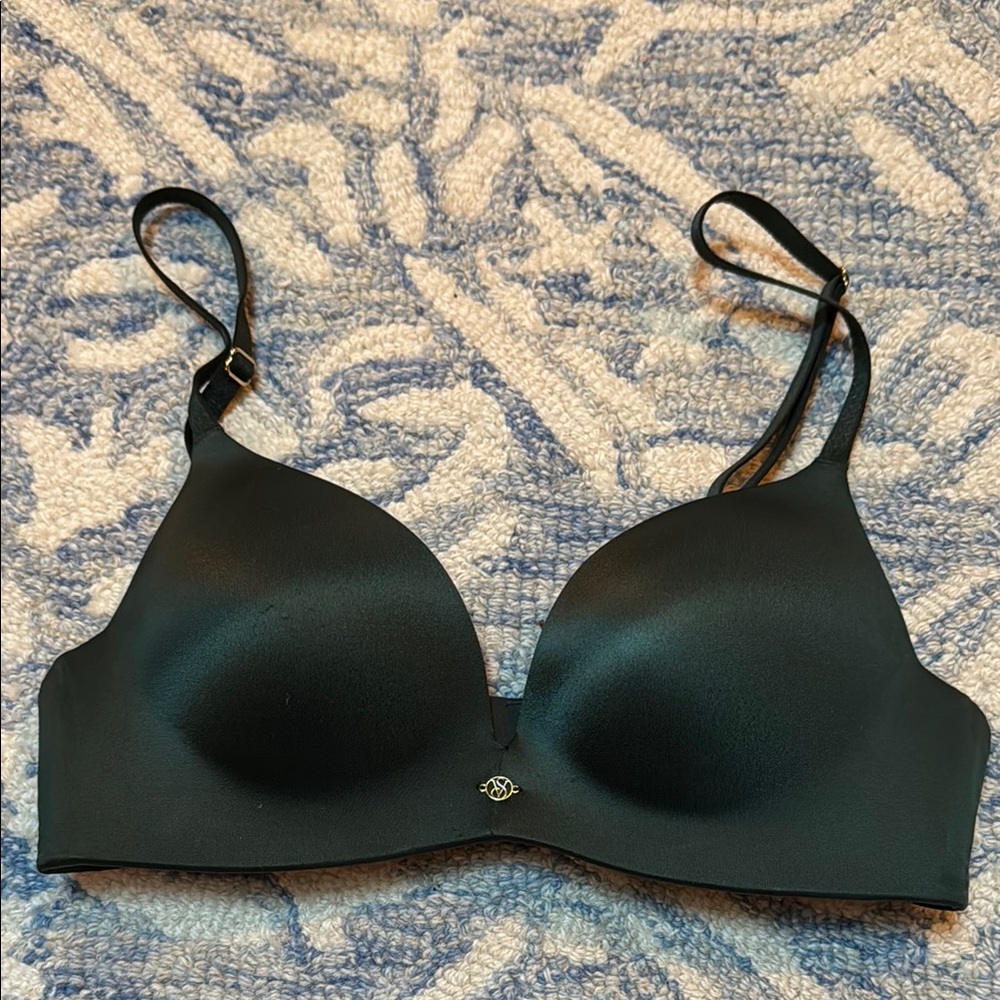 Victoria’s Secret So Obsessed Smooth Wireless Push-Up Bra